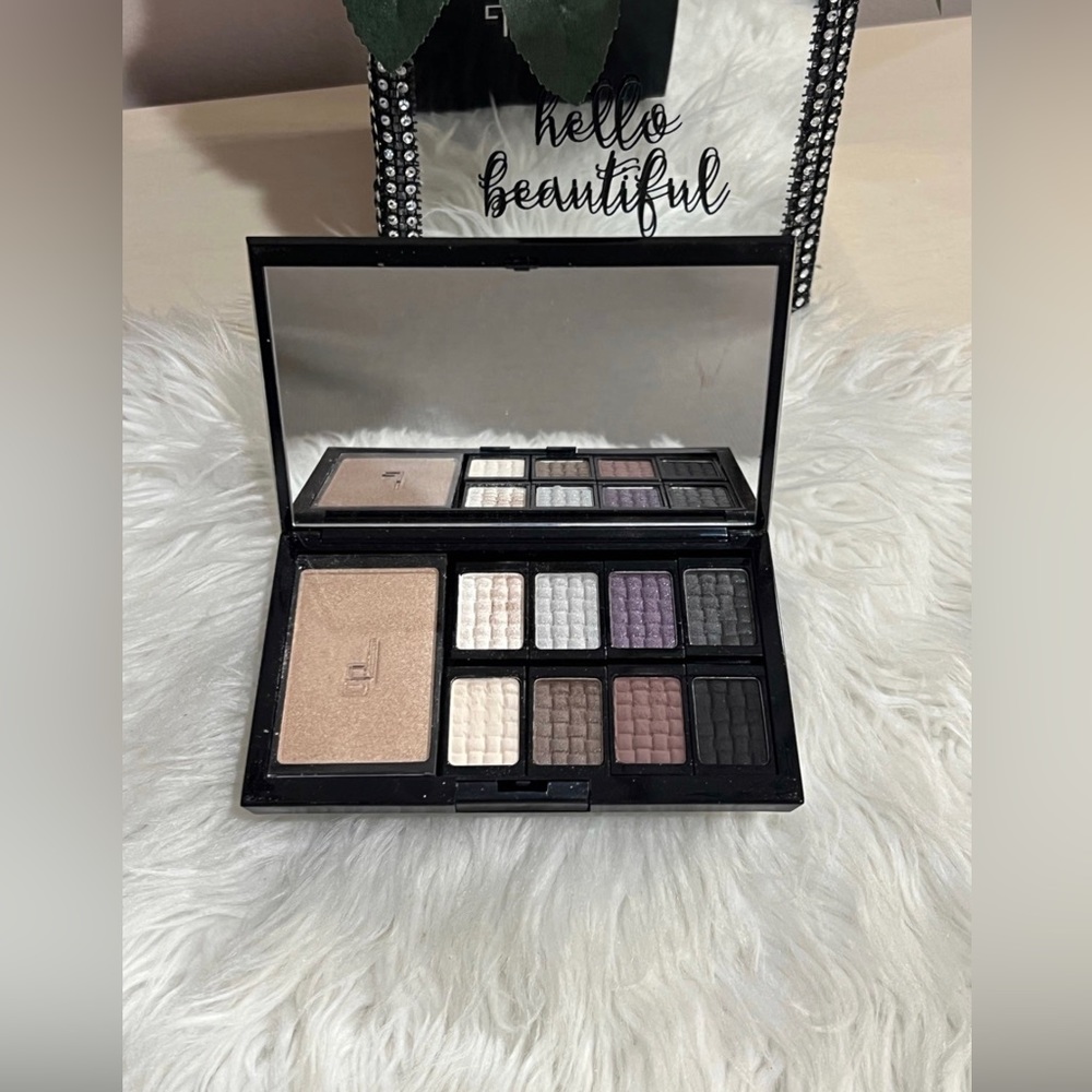 NEW Doucee Freematic Pro Eyeshadow Palette